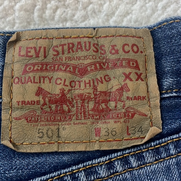 🔵Men’s Levi Jeans button fly straight leg. - Picture 5 of 5